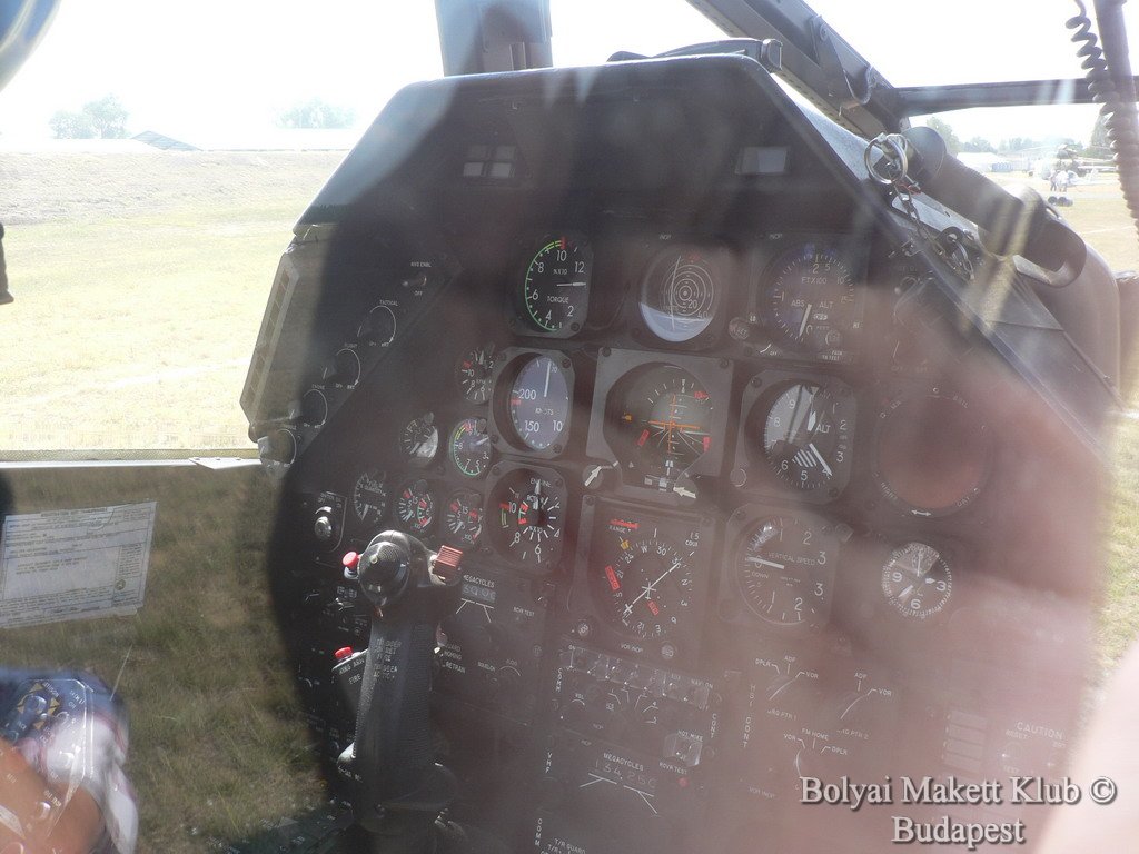 ah1_15.jpg