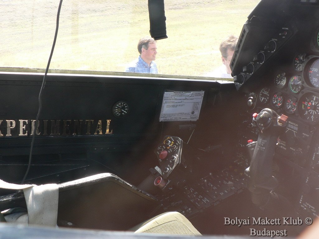 ah1_16.jpg